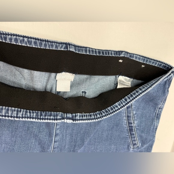 Chico's Pull On Slimming Ankle Jeans Medium Wash Blue Size 14 - Picture 6 of 8
